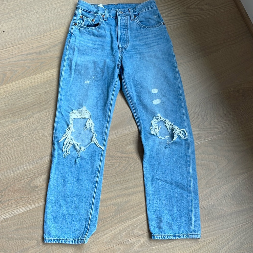 Levi’s 501 jean’s straight leg 24x28 excellent condition button fly jeans denim